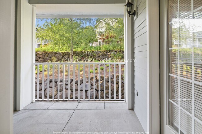 Building Photo - Elegant Condo with Dual Balconies and Spac...