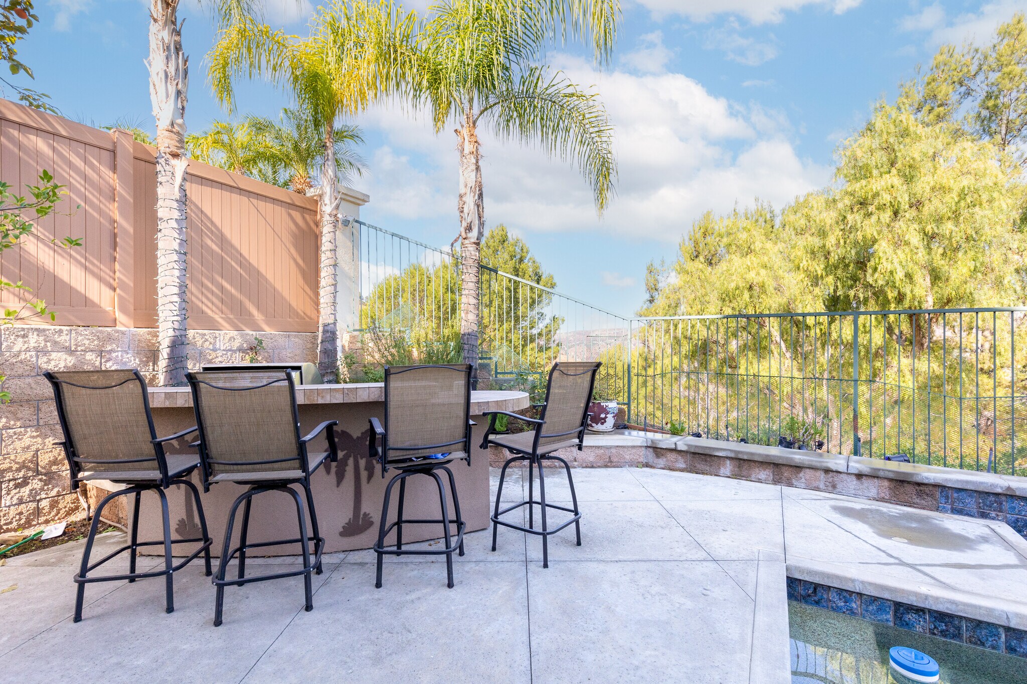 Building Photo - 8755 E Garden View Dr