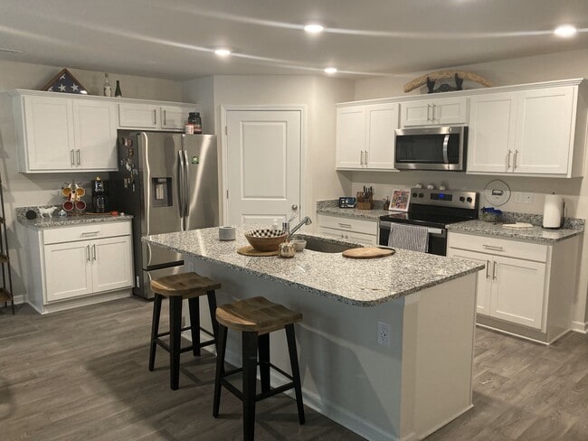 Building Photo - 4003 Calabash Ct