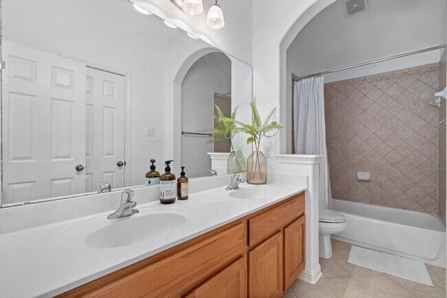 Building Photo - 10313 Big Thicket Dr