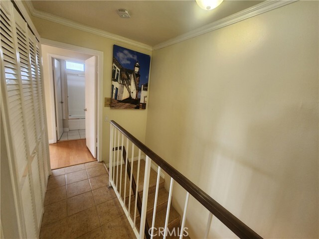 Building Photo - 7432 Hazeltine Ave