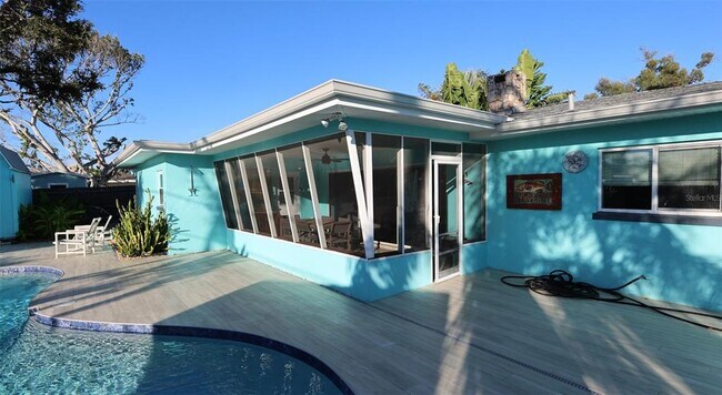 Building Photo - 10136 Paradise Blvd