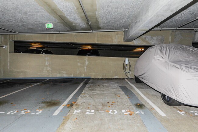 Building Photo - KOULA 2b2b1pkg Ready to Move In!