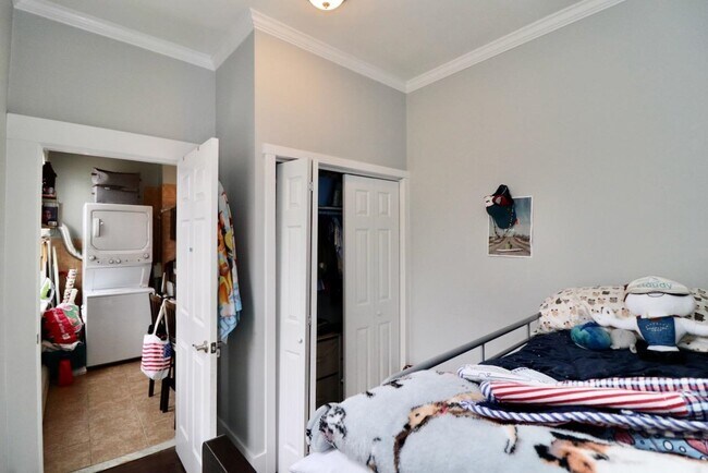 Building Photo - 19 Graham St