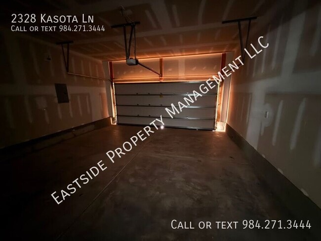 Building Photo - 2328 Kasota Ln