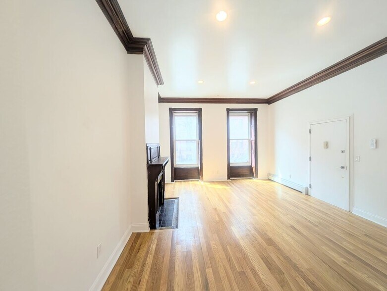 Building Photo - 313 State St
