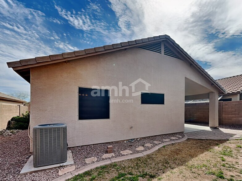 Building Photo - 15912 W Carmen Dr