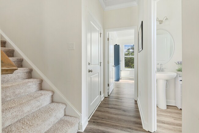 Building Photo - 1024 Chicory Trce