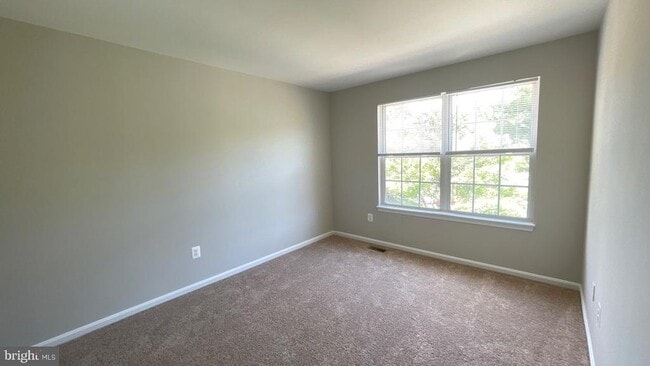 Building Photo - 10364 College Square