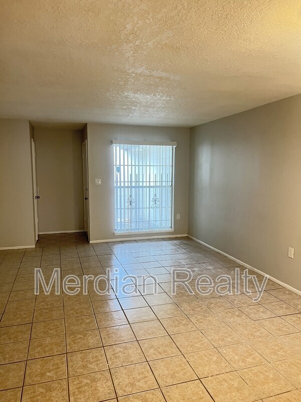 Building Photo - 2801 Willow Run
