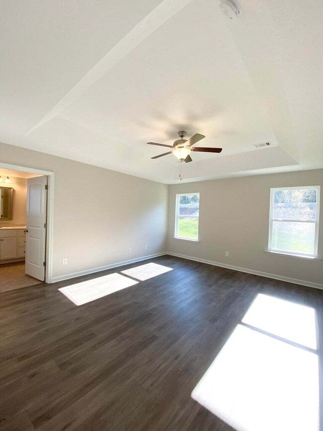 Building Photo - Summerton Village Rental!