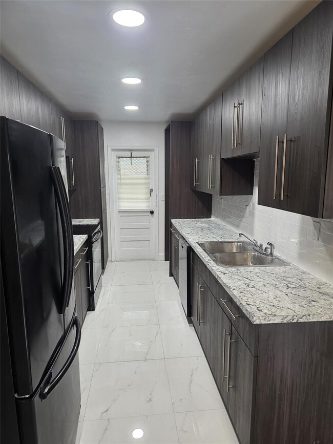 Building Photo - 301 Pennsylvania Ave