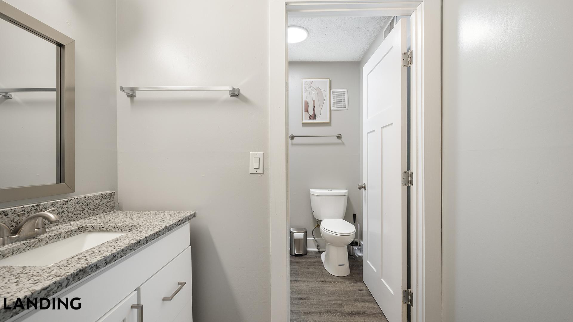 Building Photo - 231 New Shackle Island Rd