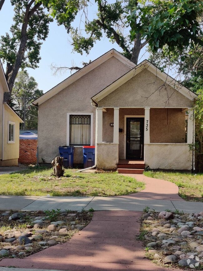 Building Photo - Charming Ranch Style Home Available Close ...