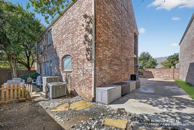 Building Photo - 4633 San Marcos Way