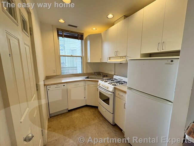 Building Photo - 339 Broadway