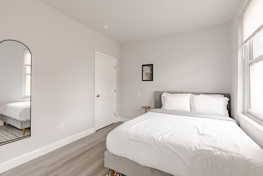 Building Photo - 1418 S 9th St