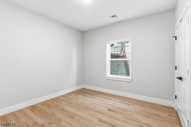 Building Photo - 34 Elizabeth Ave