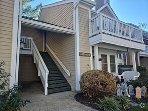 Building Photo - Charming 1 Bed 1 Bath Condo In Convenient ...