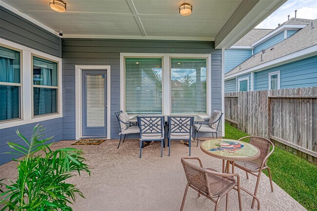 Building Photo - 17026 Canosa Dr