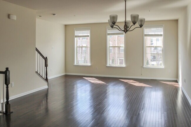 Building Photo - 15200 Lady Lauren Ln