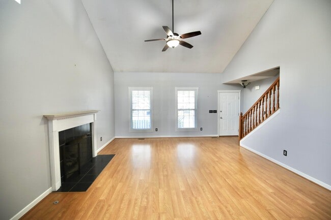 Building Photo - 4400 Greensbury Dr