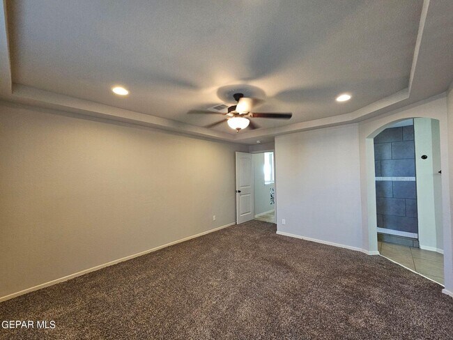 Building Photo - 777 Aislaby St
