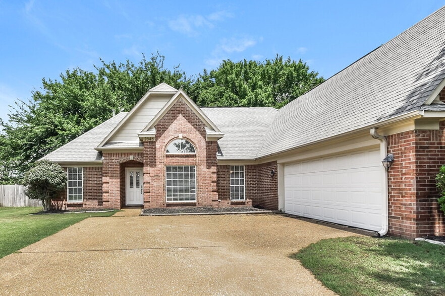 Building Photo - 2346 Kindlewood Dr