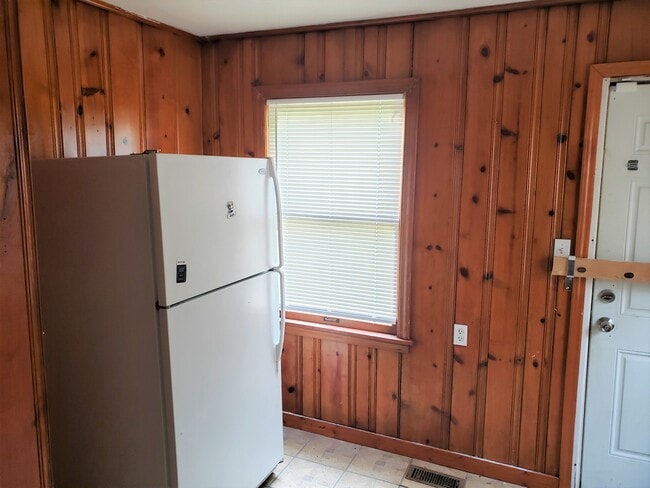 Building Photo - 5524 Woodland Ave