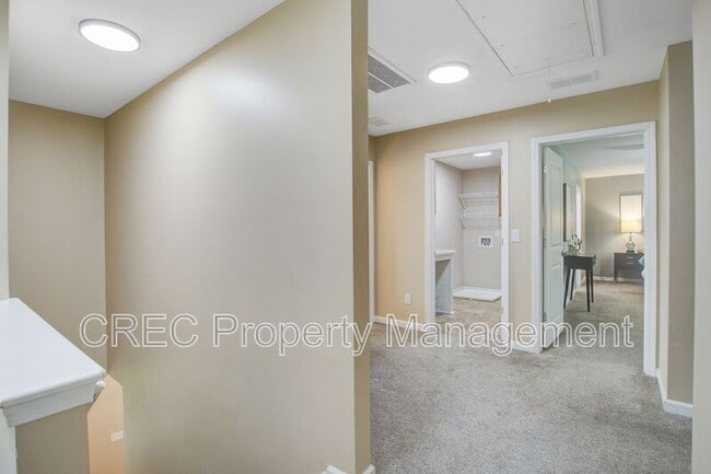 Building Photo - 202 Center Hill Ct