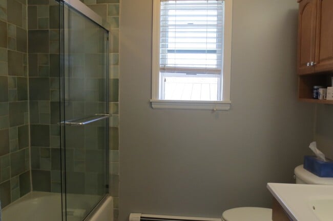 Building Photo - 56 S Finley Ave