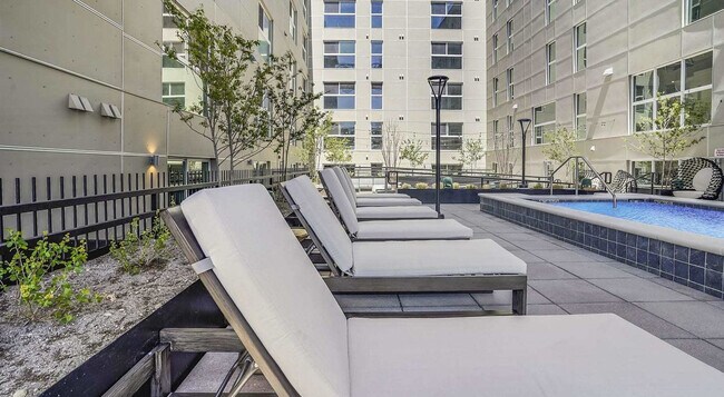 Building Photo - 360 W 200 S