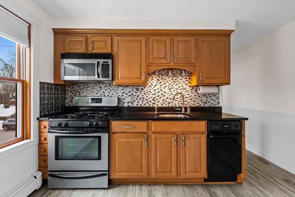 Building Photo - 15 Hillock St