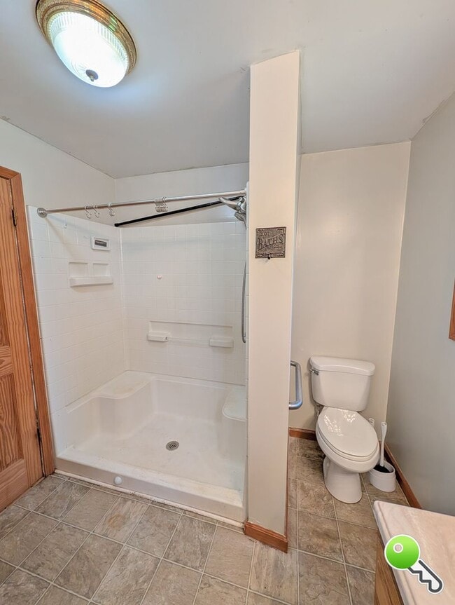 Building Photo - Charming 3BR Home with Covered Parking & Fenced Yard