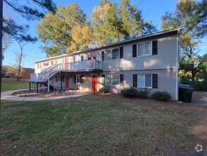Building Photo - Renovated 2BR/1BA Apts Near Downtown Ralei...