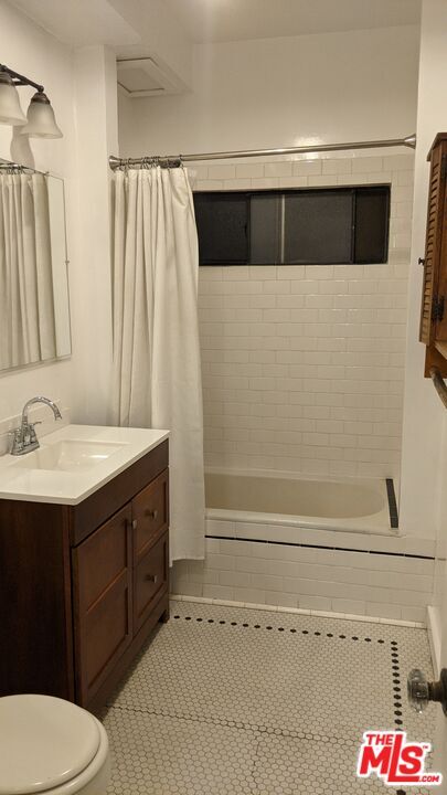 Building Photo - 850 Tularosa Dr