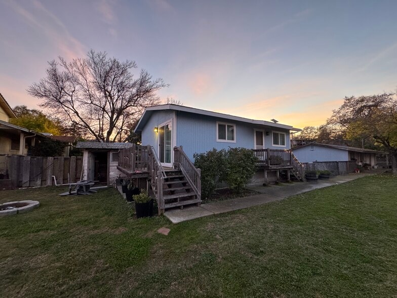 Building Photo - 3700 Lakeshore Blvd