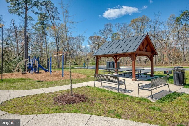 Building Photo - 8375 Amber Beacon Cir