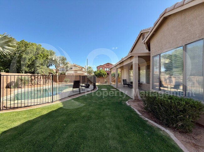 Building Photo - 1445 S Park Grove Cir