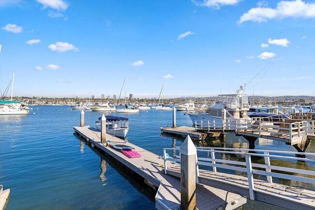 Building Photo - 1126 E Balboa Blvd