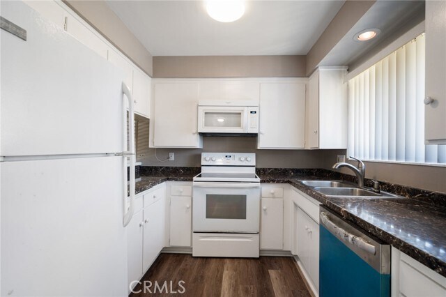 Building Photo - 22945 Nadine Cir