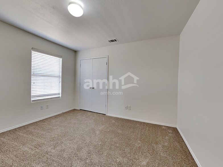 Building Photo - 1966 Courtside Dr