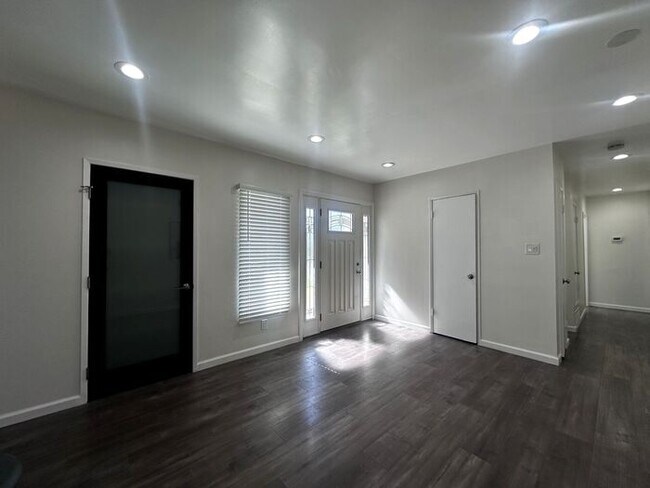 Building Photo - Finally A Home that Adapts to Your Lifestyle