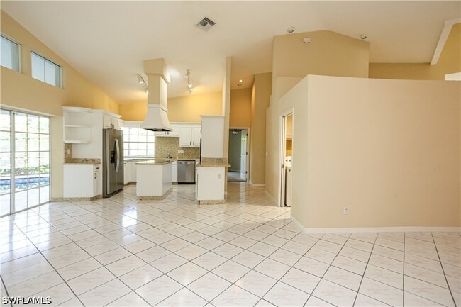 Building Photo - 1040 Moon Lake Dr
