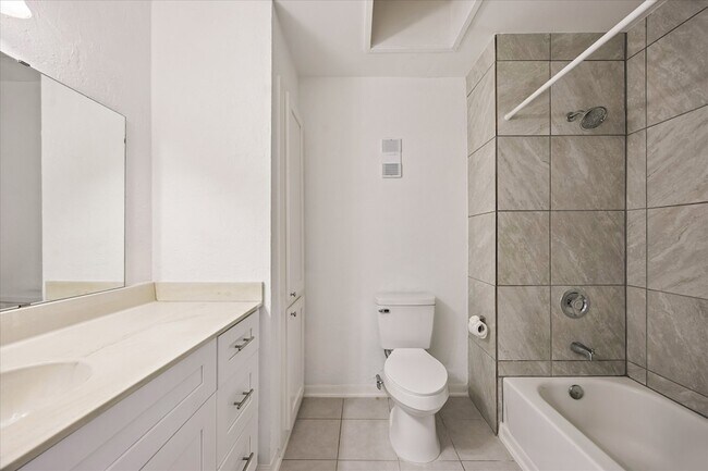 Building Photo - 6645 Wanda Ln