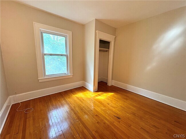 Building Photo - 71 Chedell Pl