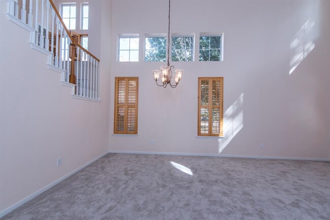 Building Photo - 26 Clover Gate Cir