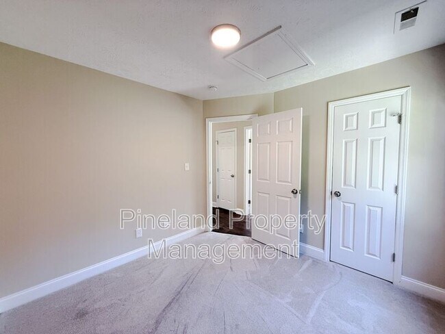 Building Photo - 117 Moorea Dr