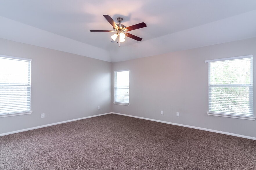 Building Photo - 16110 Marcelia Dr