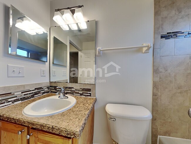 Building Photo - 3365 Shelley Dr